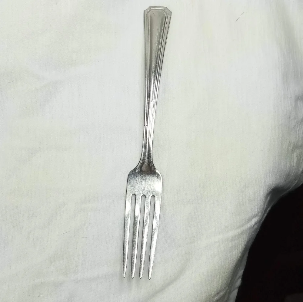 WBW (Wallace Bros Wallingford) Stainless Steel 7 1/8
